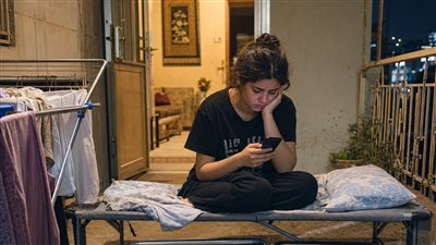 اكتشفت بالصدفة أن عائلتي كانت تعيش كأنني غير موجودة… والسبب حطّم قلبي بالكامل
