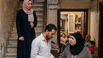 خلف الأبواب المغلقة