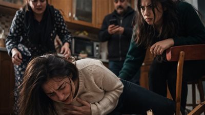 النجاة من حضن العائلة 